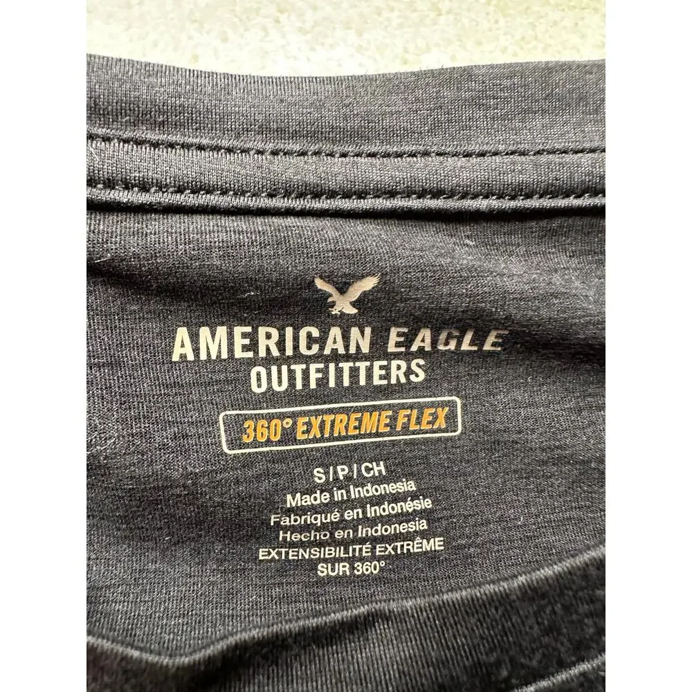 American Eagle: Black and White Color-Block Athletic Long Sleeve